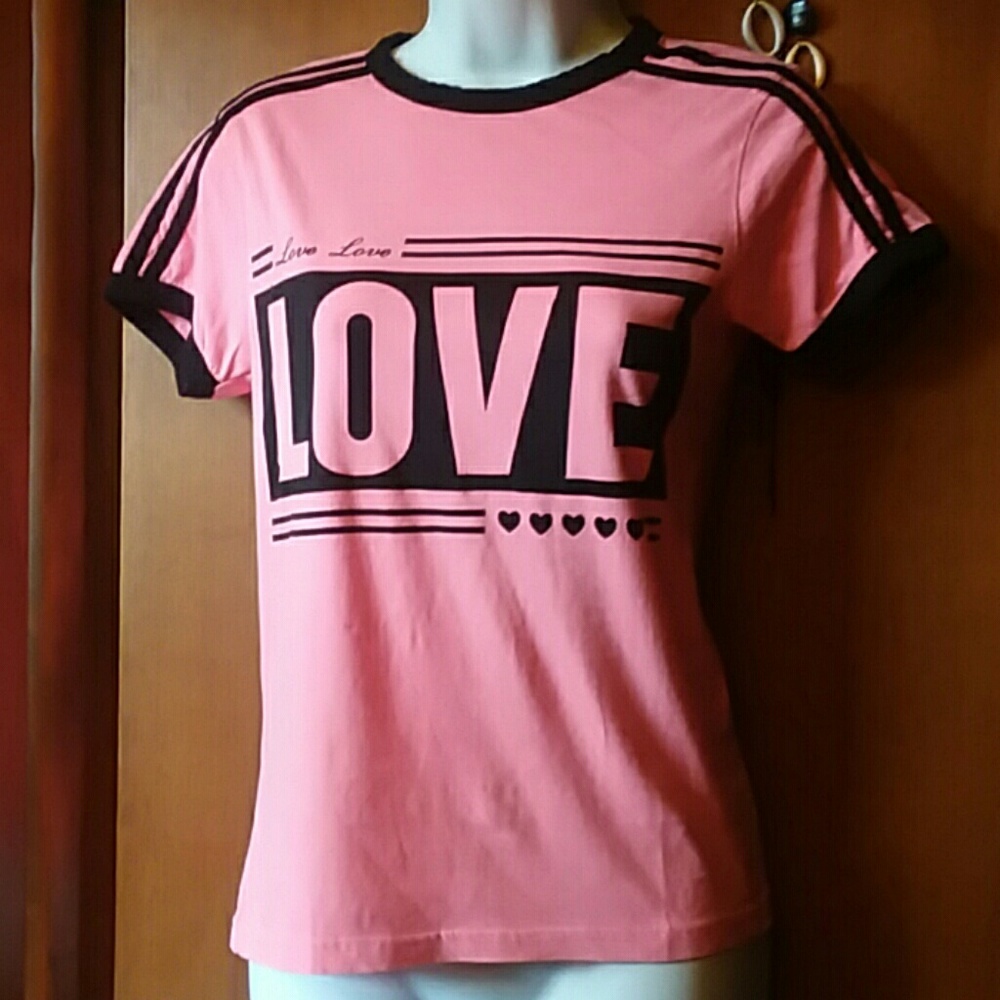 Women's Love tee. Size Small.
